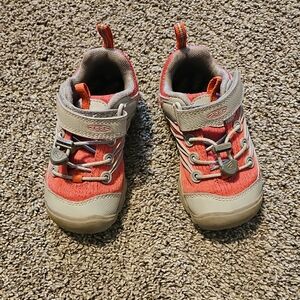 Keen Kids' Coral and Beige Sneakers